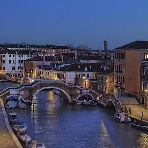 https://residenza-sabrina.hotelinveneto.com