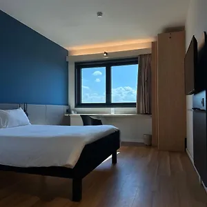 *** Otel Ibis Fiera İtalya